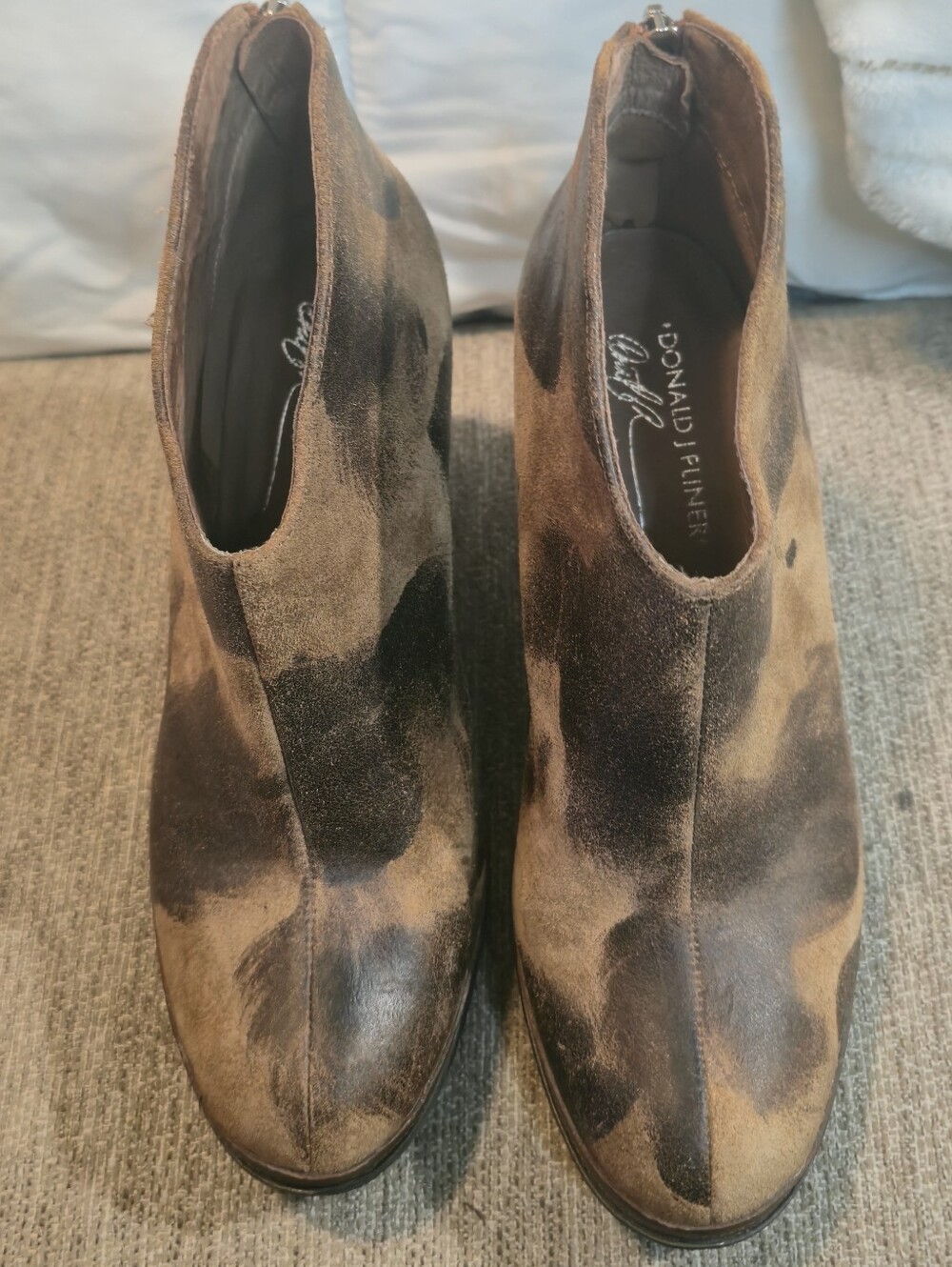 Donald J. Pliner Dafne Brown Suede Ankle Boots Size 8